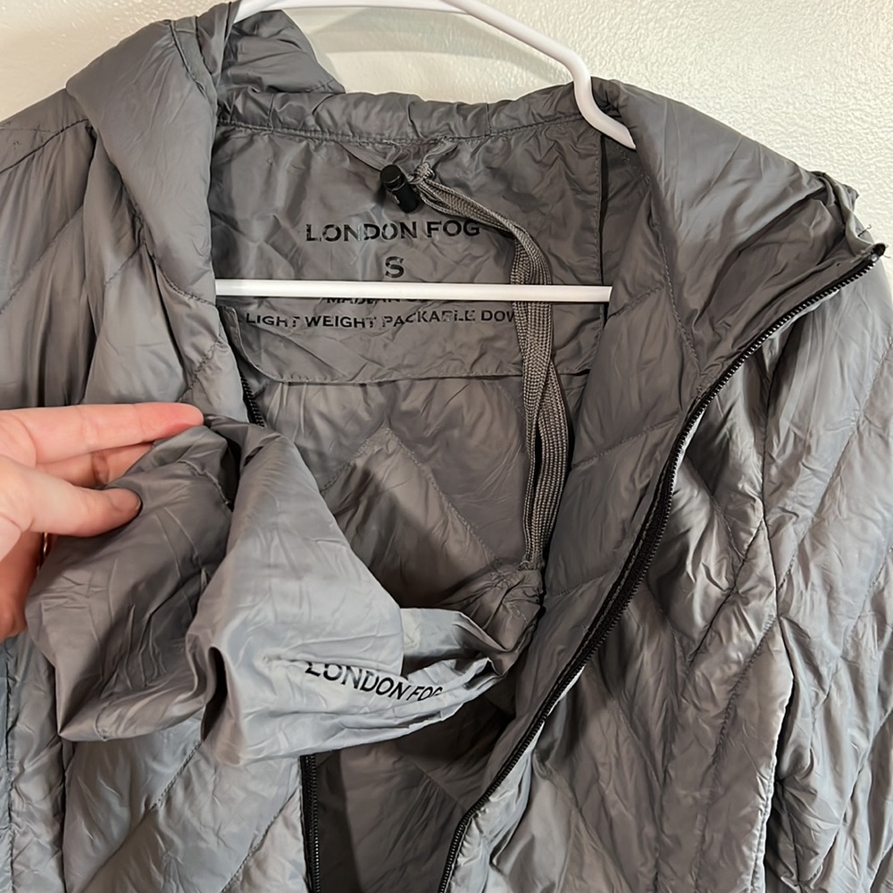 Packable Down Jacket. - Picture 4 of 4
